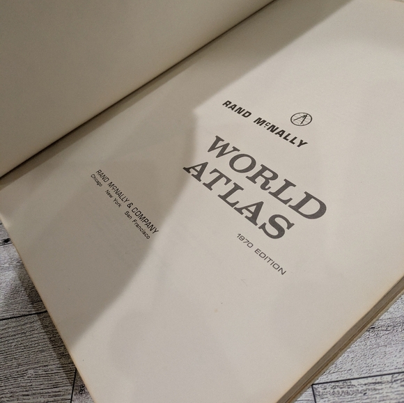 Rand McNally World Atlas Imperial Edition - Red and Cream - Picture 9 of 13